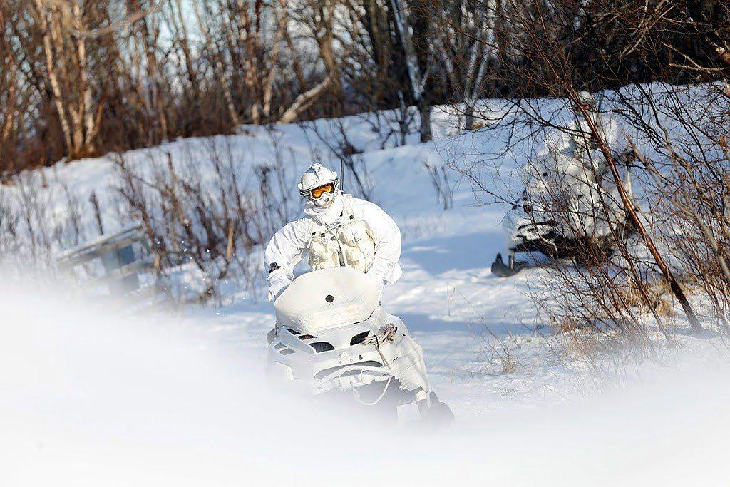 finmark-7th-jager-company-on-snowmobiles.jpg