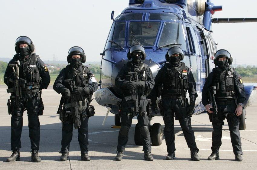Members of Germany's special police unit "GSG9" pose during a presentation on April 27, 2007 in Sankt Augustin, Germany. Anti-terror special forces from five european countries took part in a joint presentation.