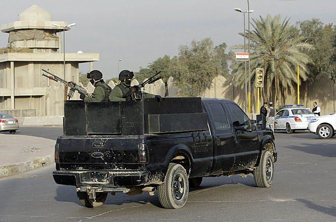 Blackwater PMCs traveling in Iraq